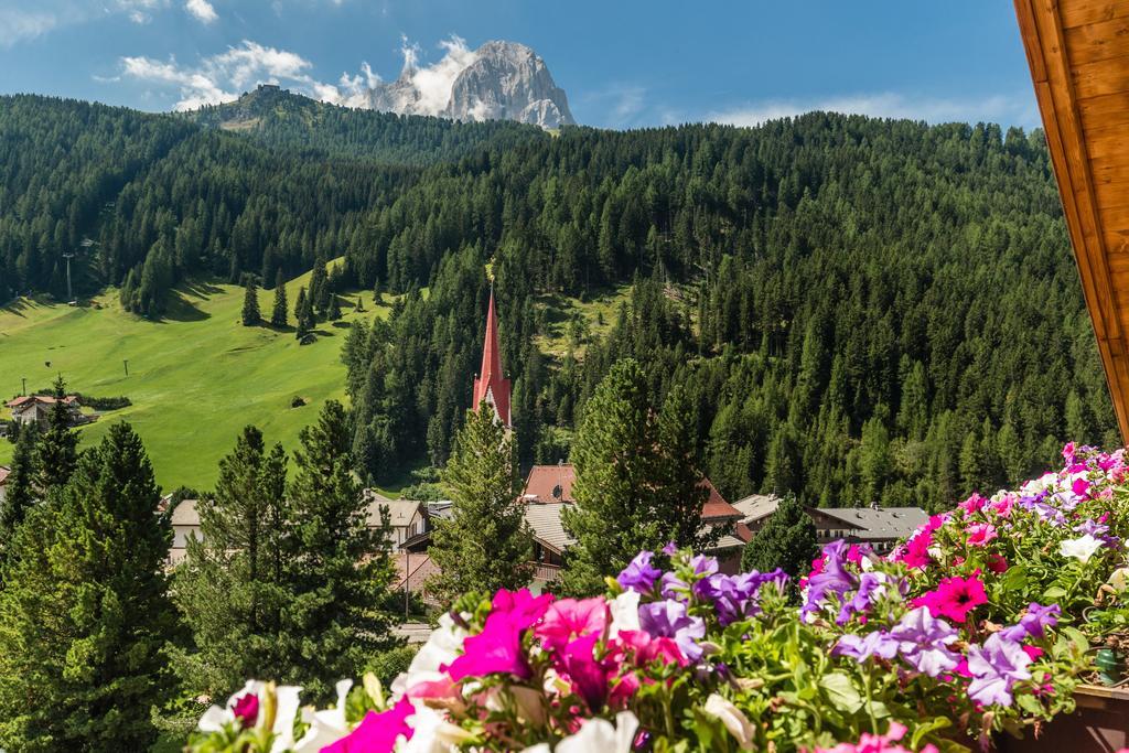 Hotel Dorfer Alpine&Charming Sëlva di Val Gardena Værelse billede